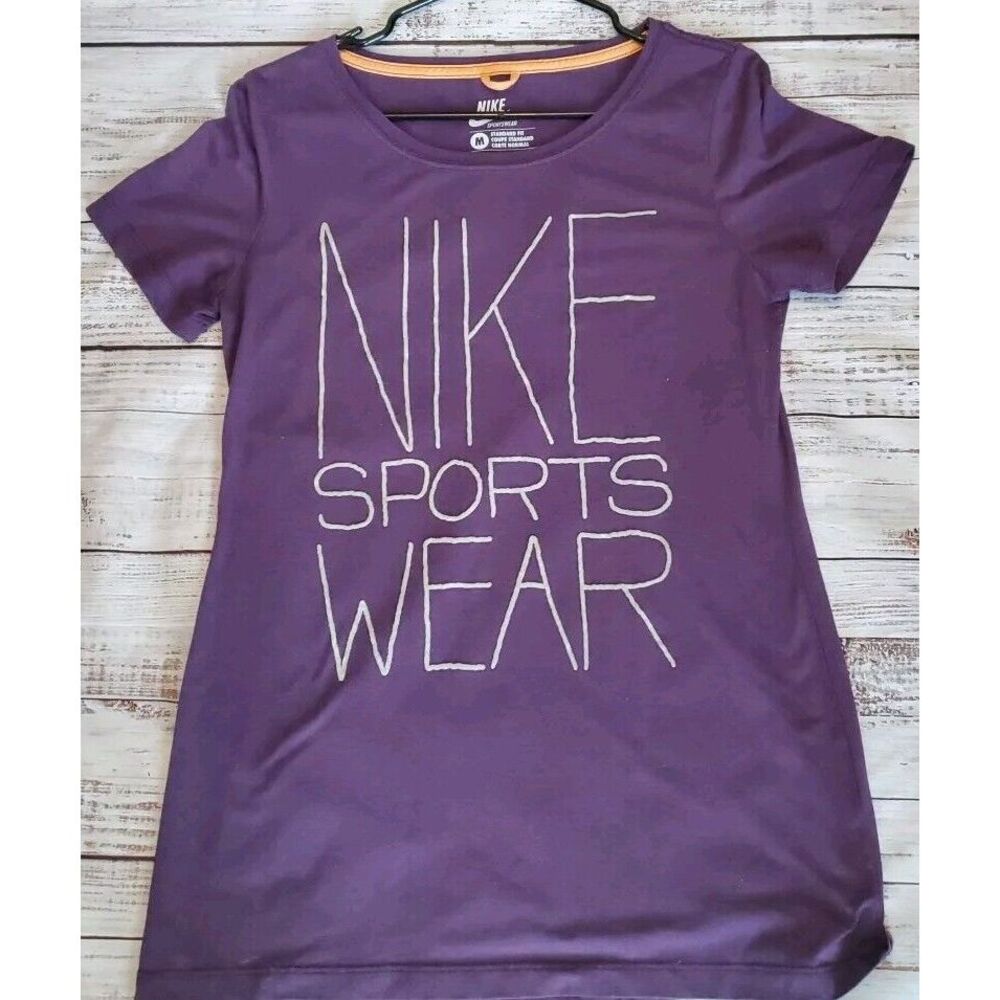 Womens Medium Nike Sportswear Two Sided Graphic T Shirt